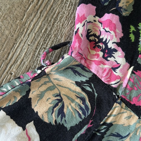 🌟FOREVER 21 WOMEN🌟 BEAUTIFUL 🌟FLORAL DRESS, SIZE SMALL - Picture 5 of 13